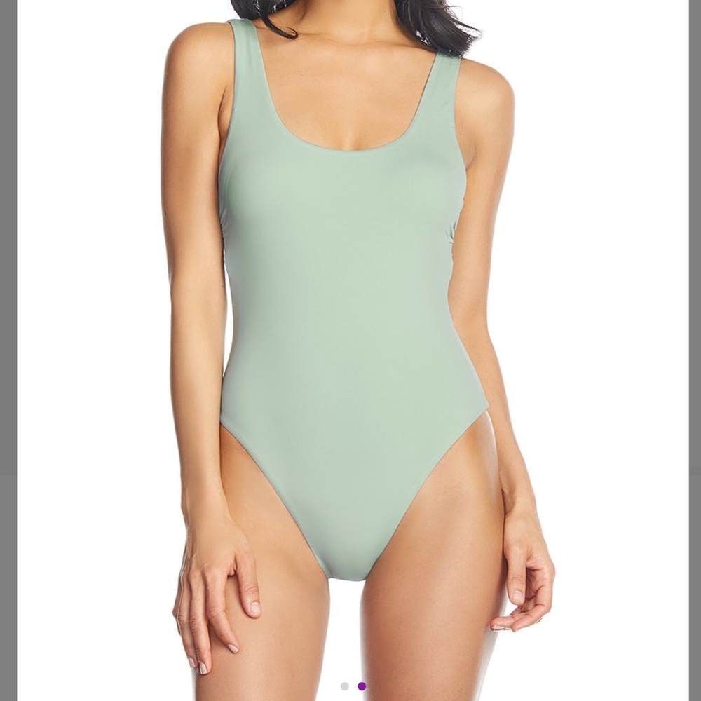 NWT Radio Fiji one piece size S